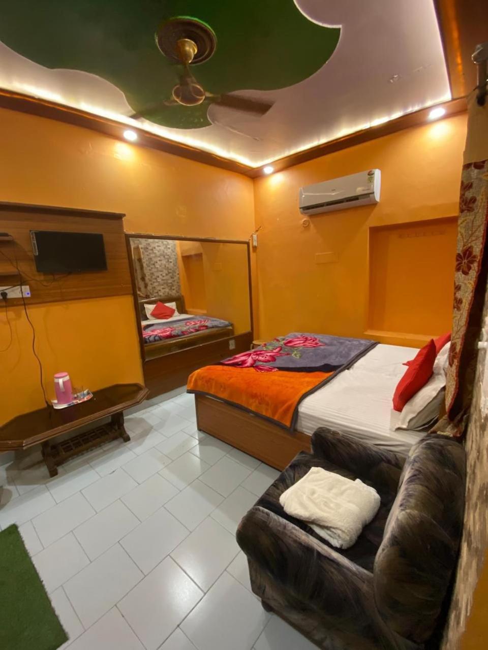 Hotel Rashmi Agra  Zewnętrze zdjęcie