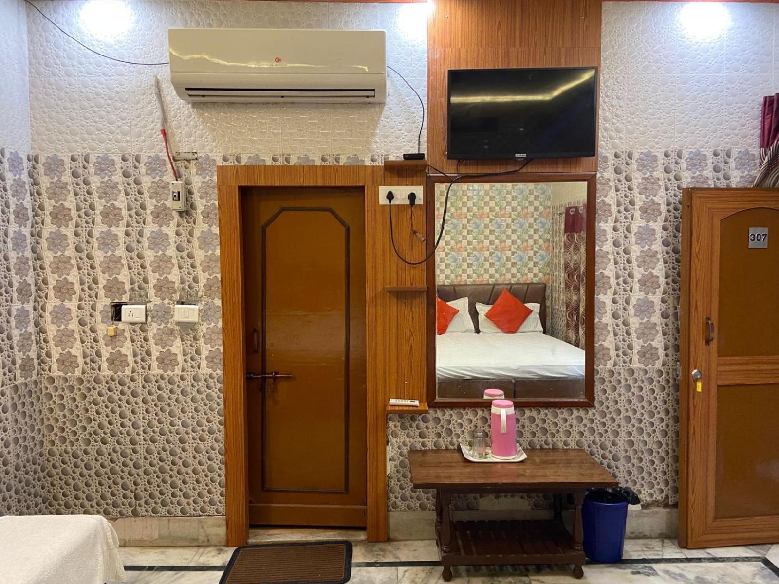 Hotel Rashmi Agra  Zewnętrze zdjęcie